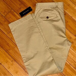 NWT | Tommy Hilfiger 32x32 | Men's Khaki Chinos